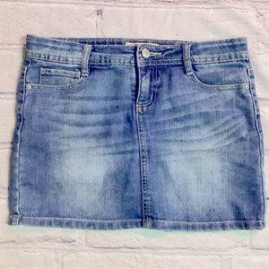 LEI CHELSEA LOWRISE MINI SKIRT.  12 regular.